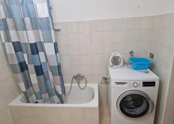 Fonte Πανσιόν Massa d'Albe